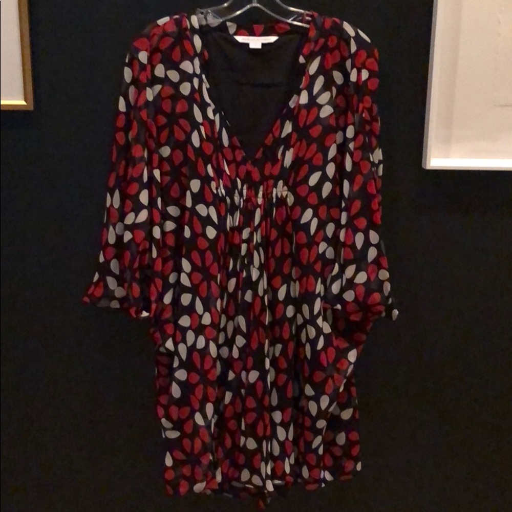 Party dress in fun red/black/white print!